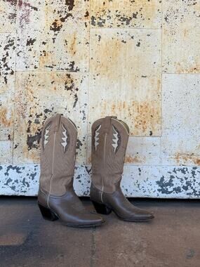 Vintage Acme Western Boots - Size 6 Brown